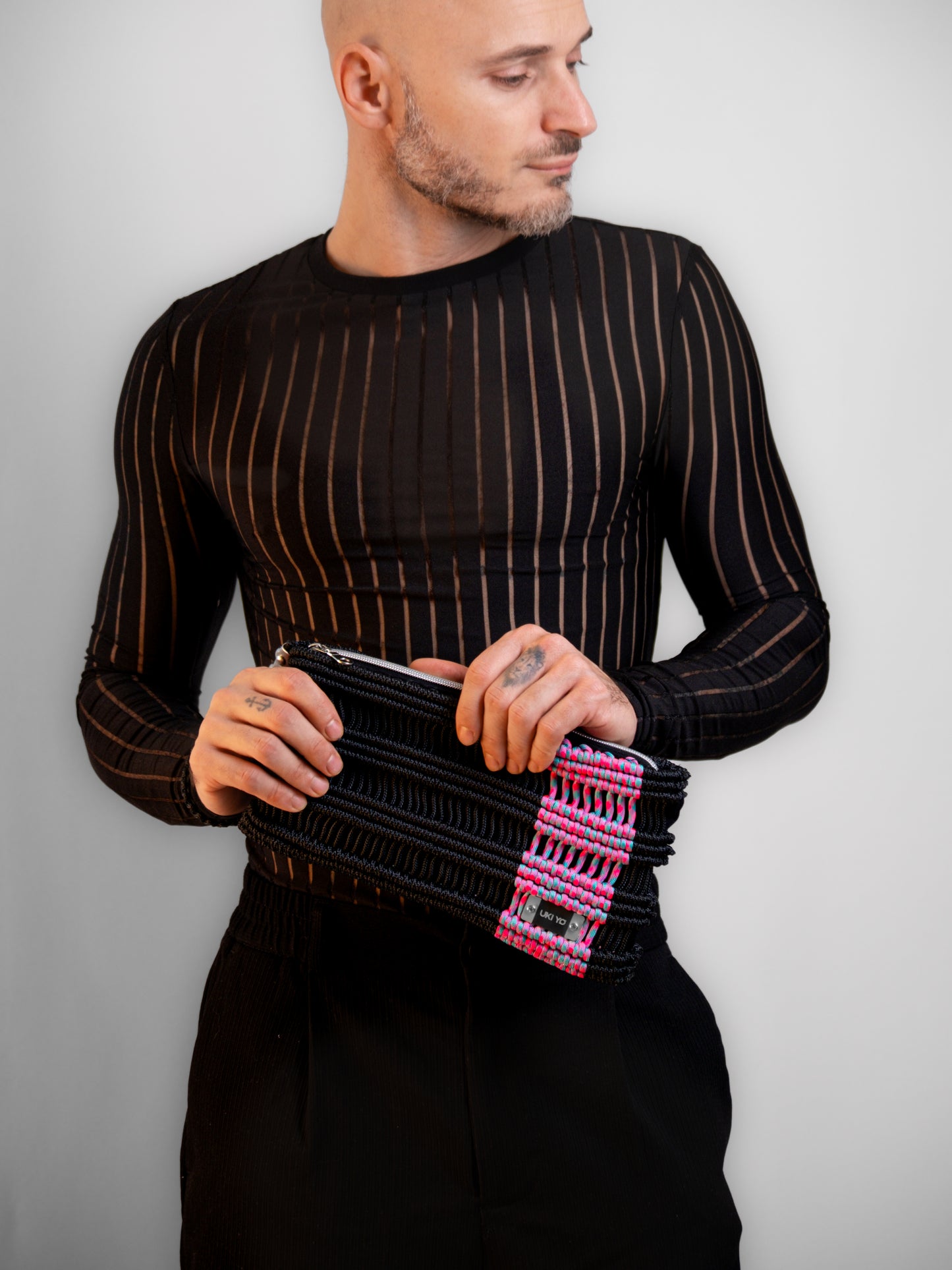 Borsa a mano in filo nero - rosa e ciano