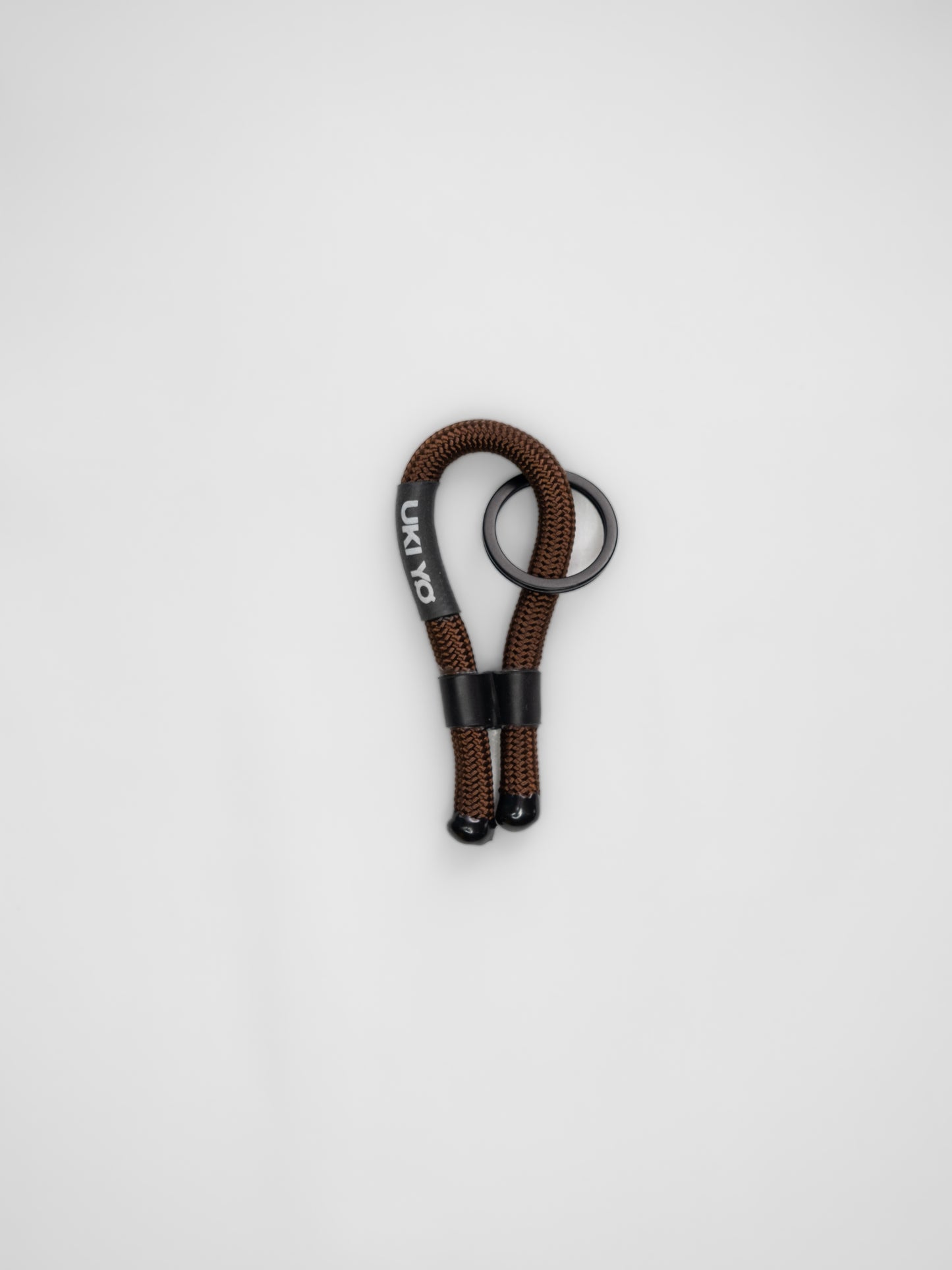Accessorio fatto a mano in filo – Decorazione versatile per abbigliamento o borse