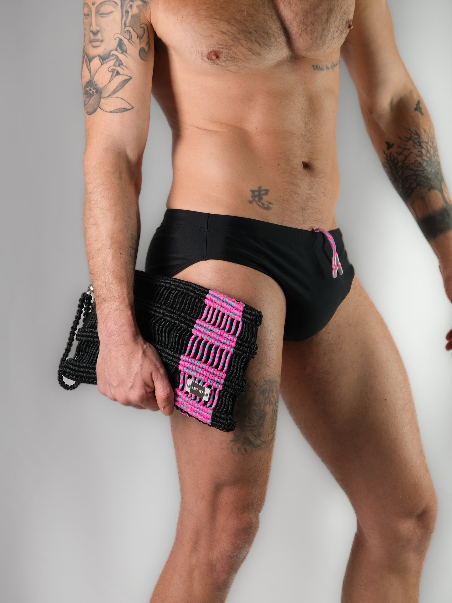 Borsa a mano in filo nero - rosa e ciano